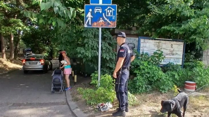 Majka ostavila bebu u kesi pored kontejnera: Prijeti joj više od 10 godina zatvora