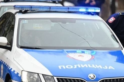Drama u bh. gradu: Komšinicu gađao kamenjem, nakon hapšenja ugrizao policajca